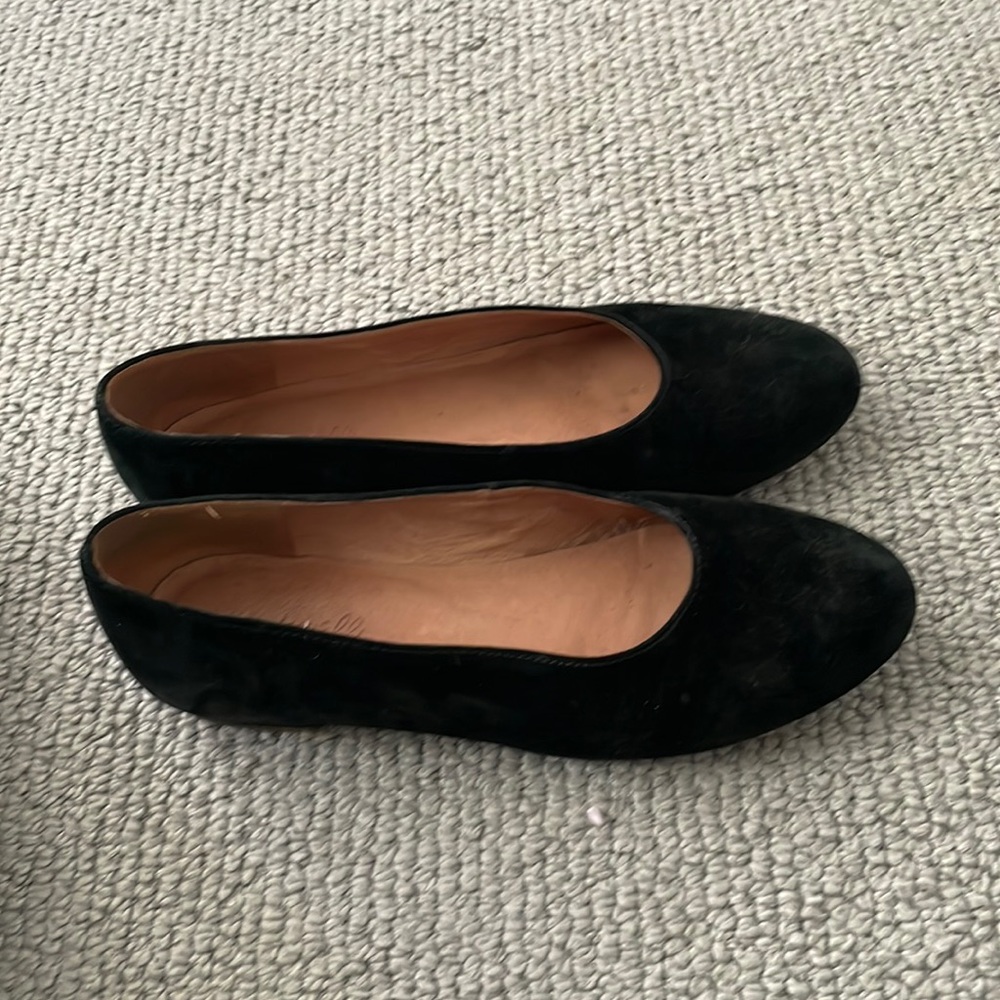 Madewell suede ballet flat size 8. Fits like 8 1/2
